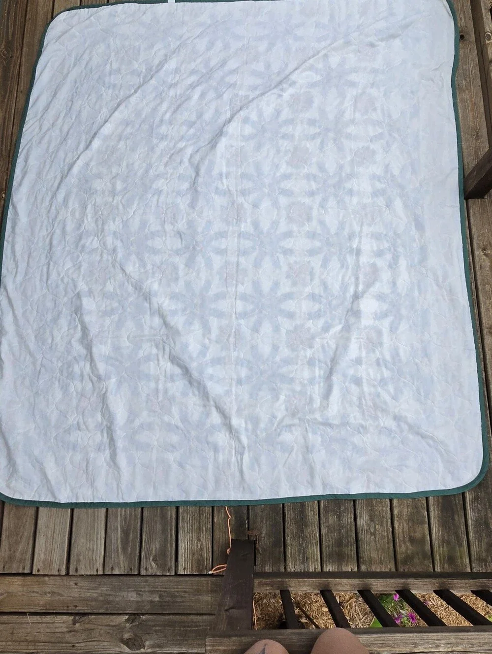 Vintage Springs Classic Floral Double Wedding Ring Manufactured Quilt Blue Pink